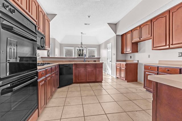 7563 CORDOVA CLUB DR E, Cordova, TN 38018