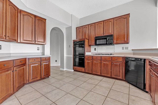 7563 CORDOVA CLUB DR E, Cordova, TN 38018