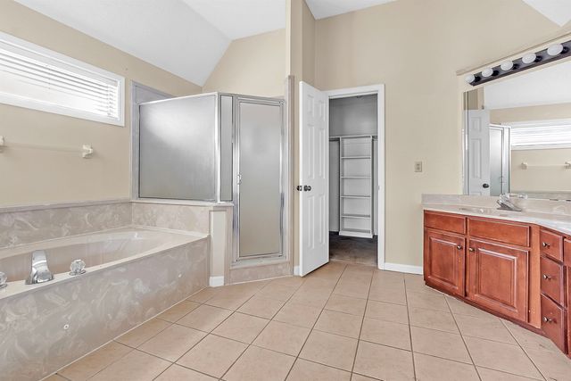 7563 CORDOVA CLUB DR E, Cordova, TN 38018