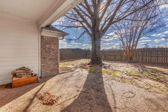 7563 CORDOVA CLUB DR E, Cordova, TN 38018