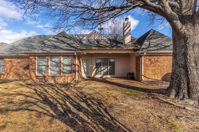 7563 CORDOVA CLUB DR E, Cordova, TN 38018