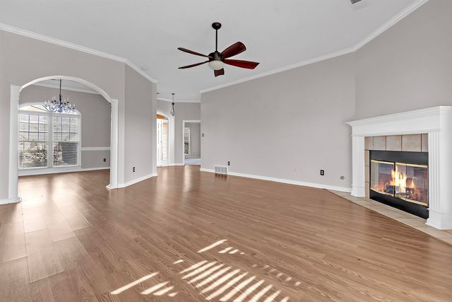 7563 CORDOVA CLUB DR E, Cordova, TN 38018