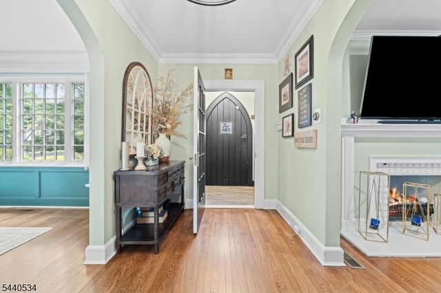 562 Irvington Ave, Elizabeth City, NJ 07208