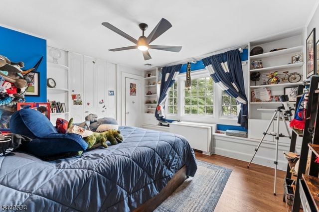 562 Irvington Ave, Elizabeth City, NJ 07208