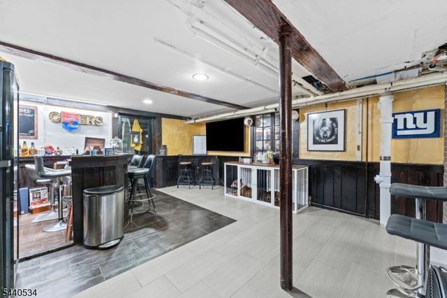 562 Irvington Ave, Elizabeth City, NJ 07208