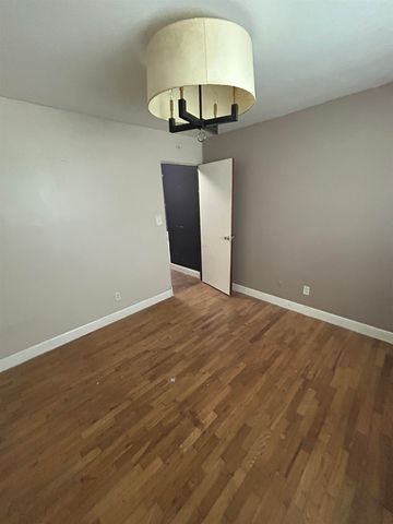 1058 Cora Drive, Flint, MI 48532