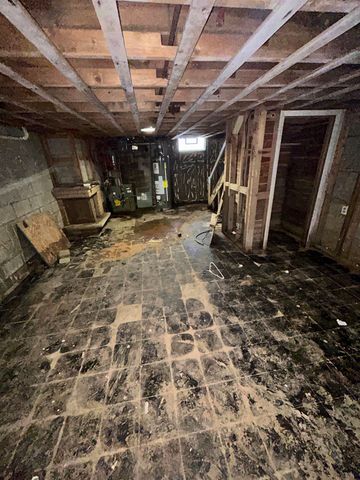 1058 Cora Drive, Flint, MI 48532