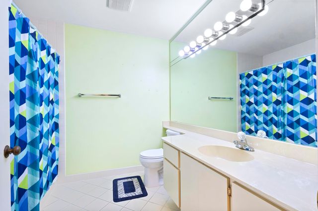 2845 DUQUESNE Circle, West Palm Beach, FL 33409