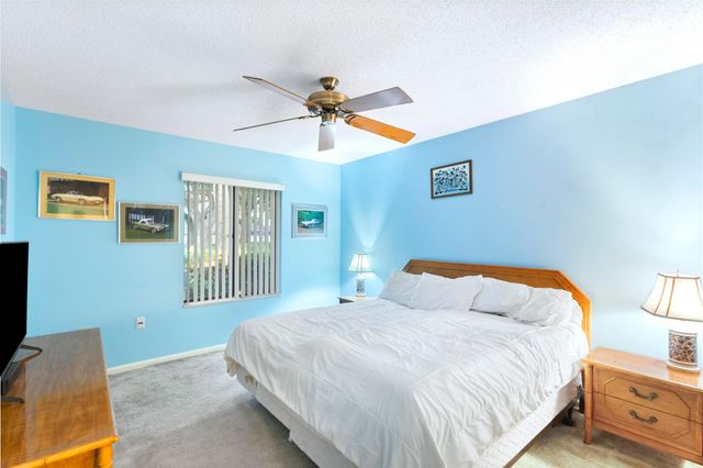 2845 DUQUESNE Circle, West Palm Beach, FL 33409
