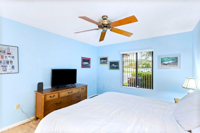 2845 DUQUESNE Circle, West Palm Beach, FL 33409