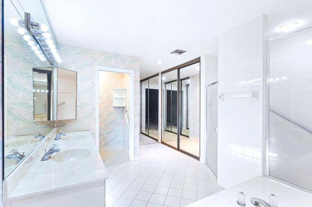 2845 DUQUESNE Circle, West Palm Beach, FL 33409