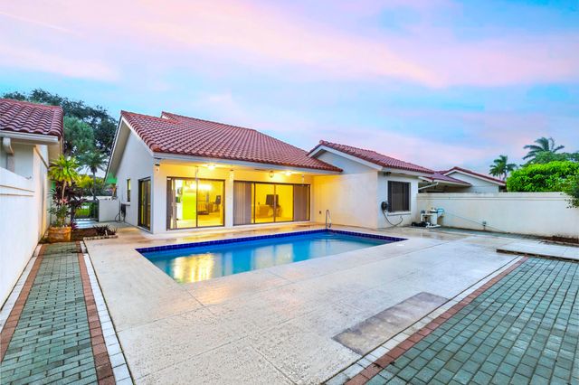 2845 DUQUESNE Circle, West Palm Beach, FL 33409
