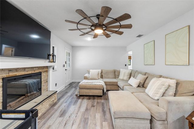 2118 E KEYSVILLE ROAD, Lithia, FL 33547