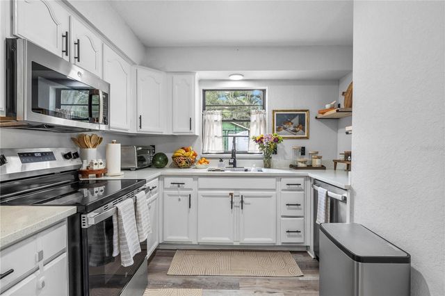 2118 E KEYSVILLE ROAD, Lithia, FL 33547