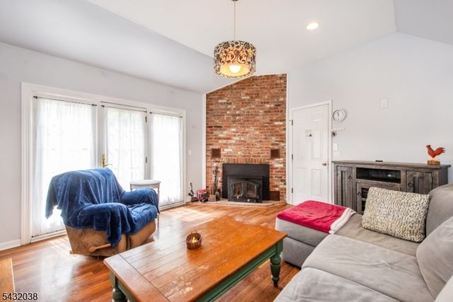 10 Cedar Wax Wing Rd, Allamuchy Twp., NJ 07840