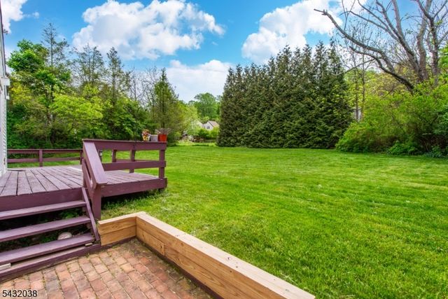 10 Cedar Wax Wing Rd, Allamuchy Twp., NJ 07840