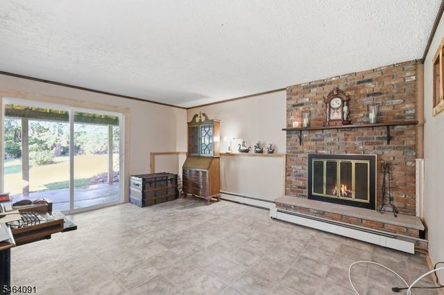22 Hillside Rd, Mansfield Twp., NJ 07840