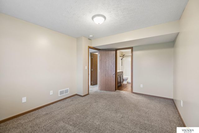 6656 N 13th Street, Lincoln, NE 68521