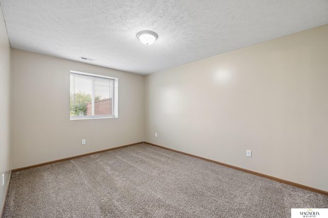 6656 N 13th Street, Lincoln, NE 68521