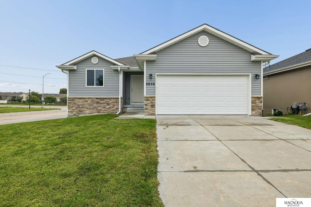 6656 N 13th Street, Lincoln, NE 68521
