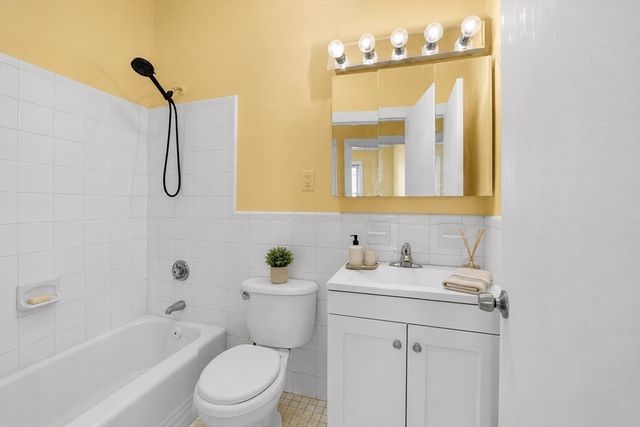793 Main St 5, Malden, MA 02148