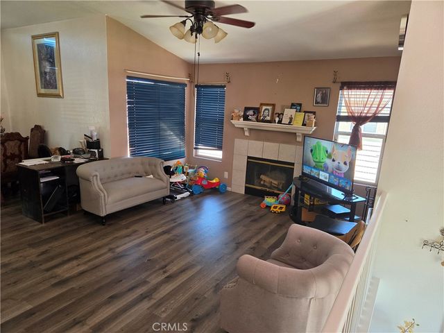 36937 Firethorn, Palmdale, CA 93550