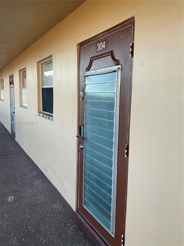 9010 Sunrise Lakes Boulevard 304, Sunrise, FL 33322