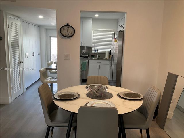 9010 Sunrise Lakes Boulevard 304, Sunrise, FL 33322