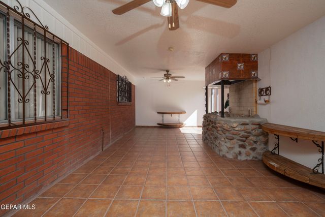 912 AGUA PRIETA Drive, El Paso, TX 79907