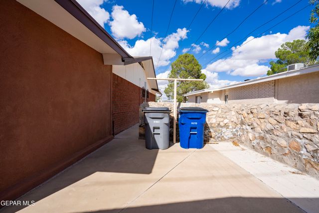 912 AGUA PRIETA Drive, El Paso, TX 79907