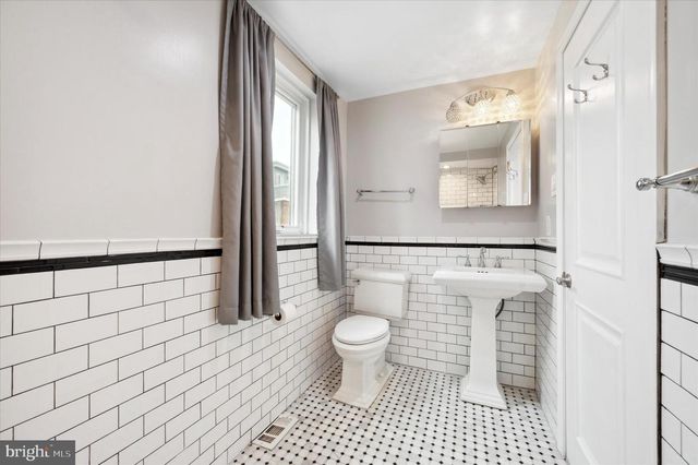 910 FITZWATER ST, Philadelphia, PA 19147