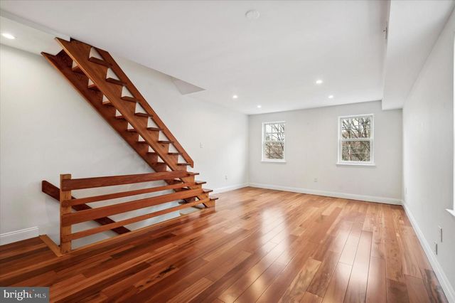 910 FITZWATER ST, Philadelphia, PA 19147