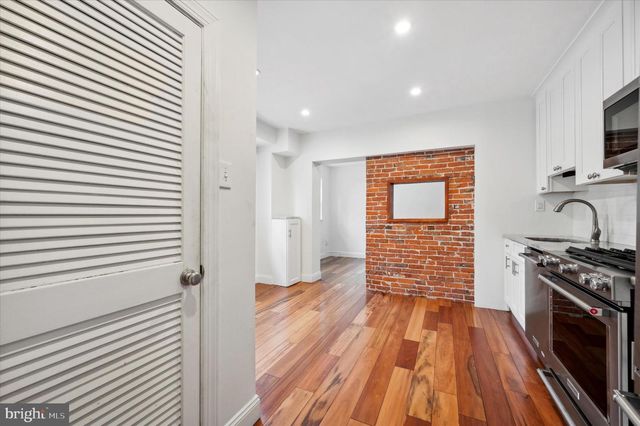 910 FITZWATER ST, Philadelphia, PA 19147