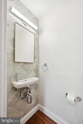 910 FITZWATER ST, Philadelphia, PA 19147