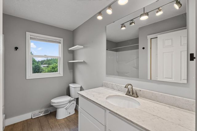 710 129th Avenue NE, Blaine, MN 55434