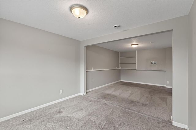 710 129th Avenue NE, Blaine, MN 55434