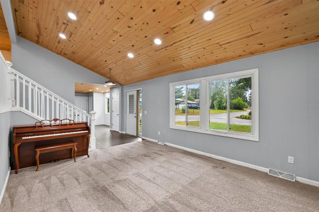 710 129th Avenue NE, Blaine, MN 55434