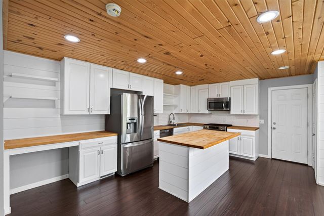 710 129th Avenue NE, Blaine, MN 55434