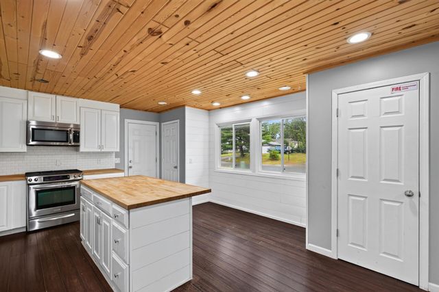 710 129th Avenue NE, Blaine, MN 55434