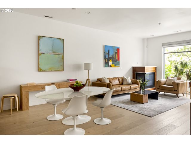 1636 Nw RIVERSCAPE St, Portland, OR 97209