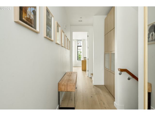 1636 Nw RIVERSCAPE St, Portland, OR 97209