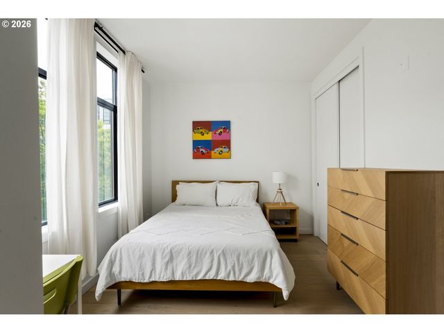 1636 Nw RIVERSCAPE St, Portland, OR 97209