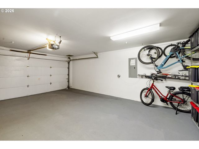 1636 Nw RIVERSCAPE St, Portland, OR 97209