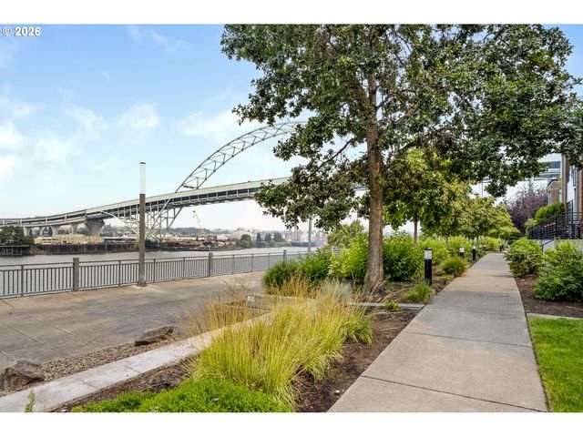 1636 Nw RIVERSCAPE St, Portland, OR 97209