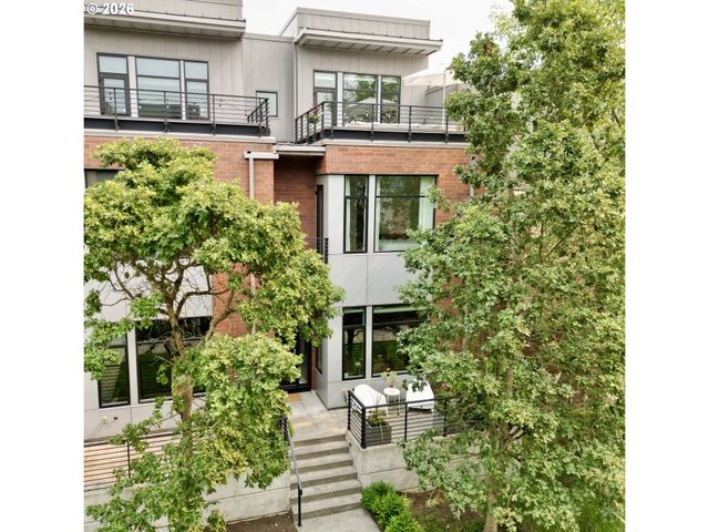 1636 Nw RIVERSCAPE St, Portland, OR 97209