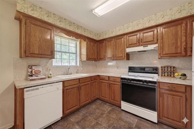 2930 Quail Oak Drive, Houston, TX 77014