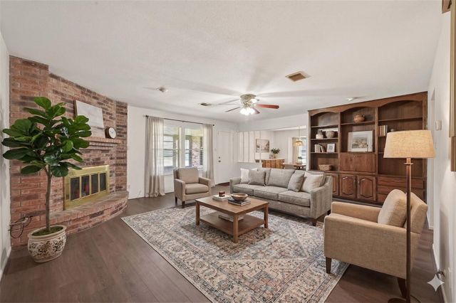 2930 Quail Oak Drive, Houston, TX 77014