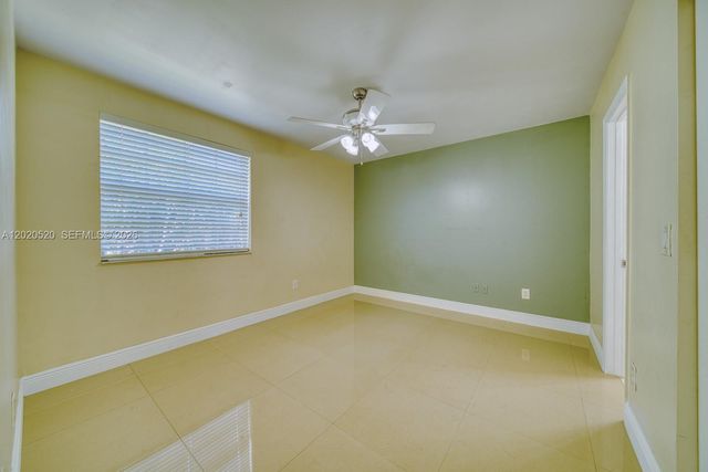 18326 NW 68th Ave H, Hialeah, FL 33015