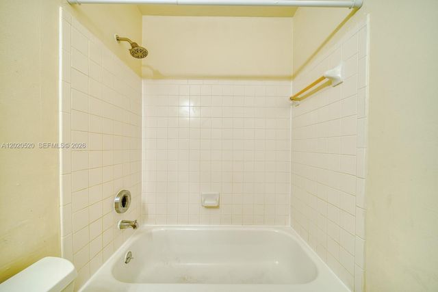 18326 NW 68th Ave H, Hialeah, FL 33015