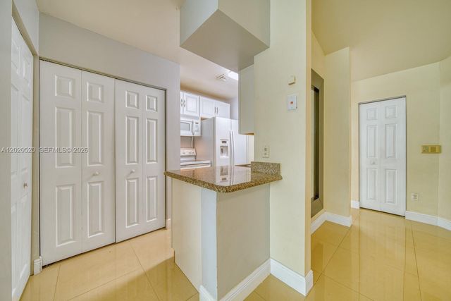 18326 NW 68th Ave H, Hialeah, FL 33015